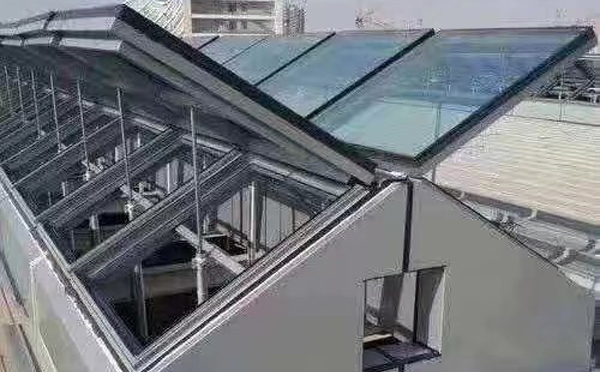 电动铁门关排烟窗适合安装在什么地方