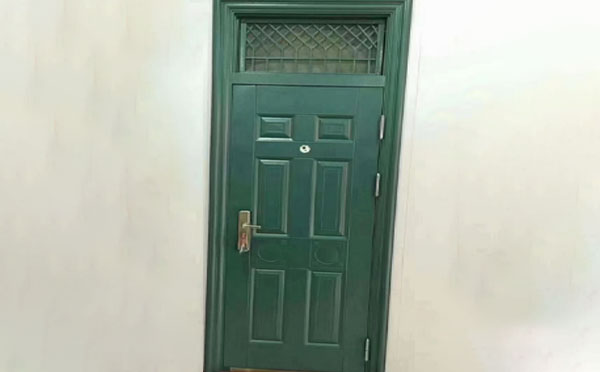 铁门关学校教室门