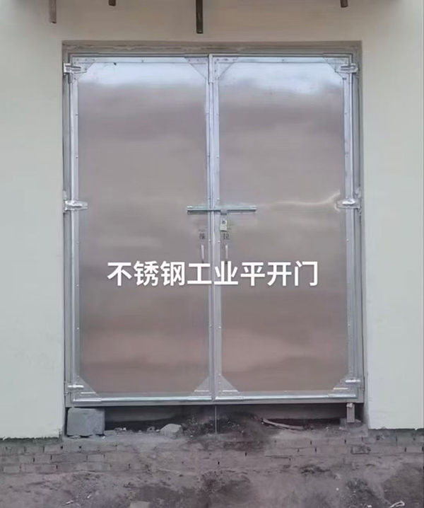 不锈钢铁门关工业平开门在现代工业场景中的应用实践