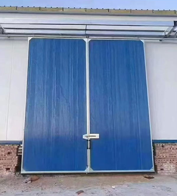 铁门关工业门在大型仓储物流通道中的应用实例