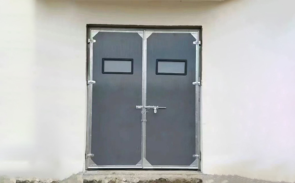 铁门关工业门在高温作业区域的运行表现