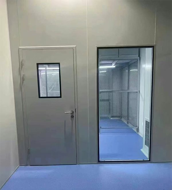 学校教学楼完成铁门关防火门标准化安装